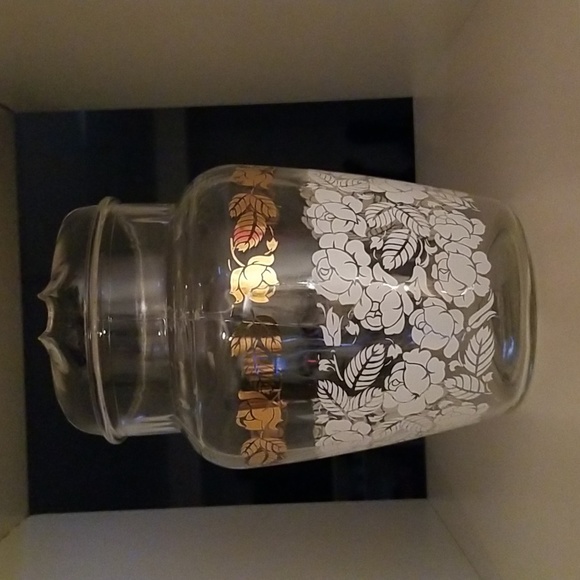 Vintage MCM Water Juice Pitcher / White & Gold Floral Pattern - Picture 4 of 17